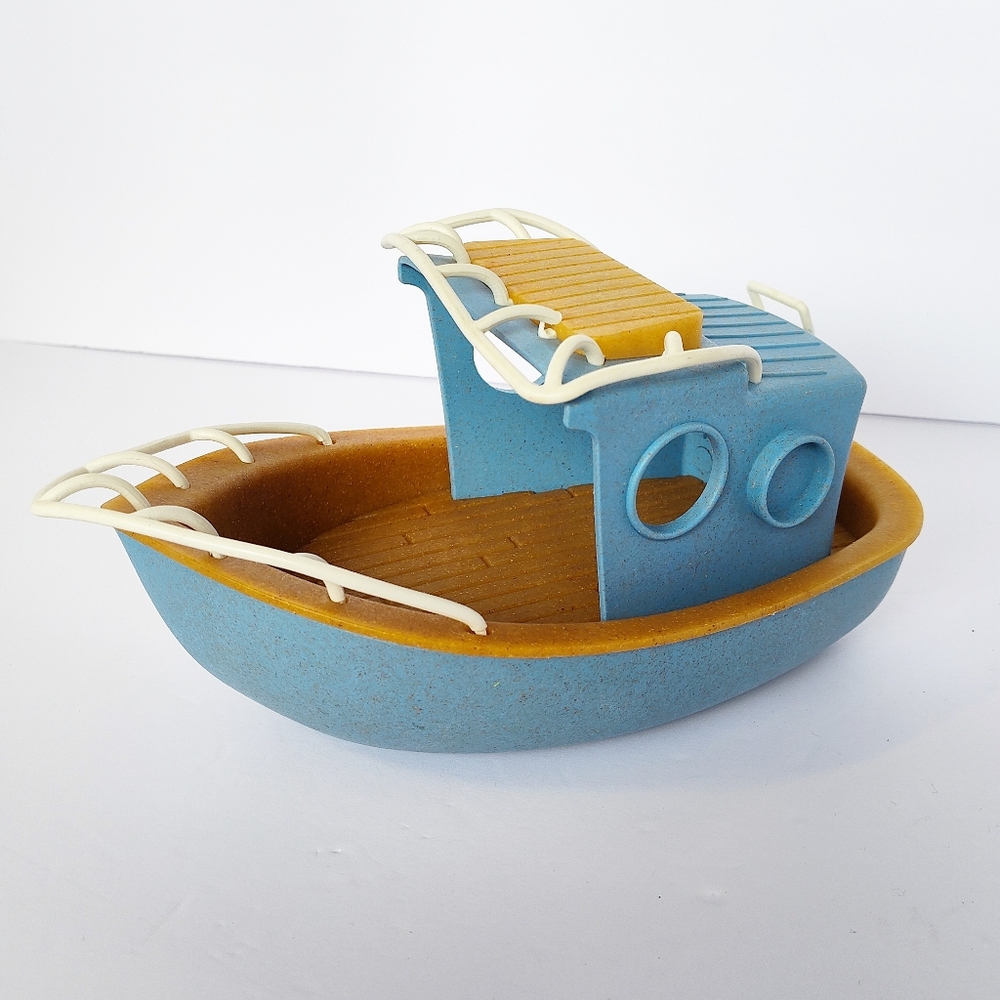 Sprig Toys Eco-friendly Sprigwood Bath Toy Boat- Recycled Materials